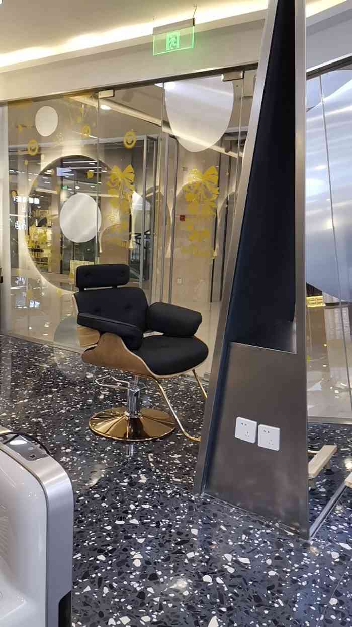 onhair salon(湖滨明星店)