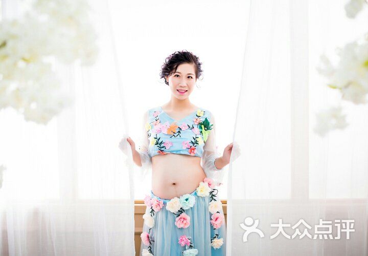 亚果婚纱摄影_婚纱摄影