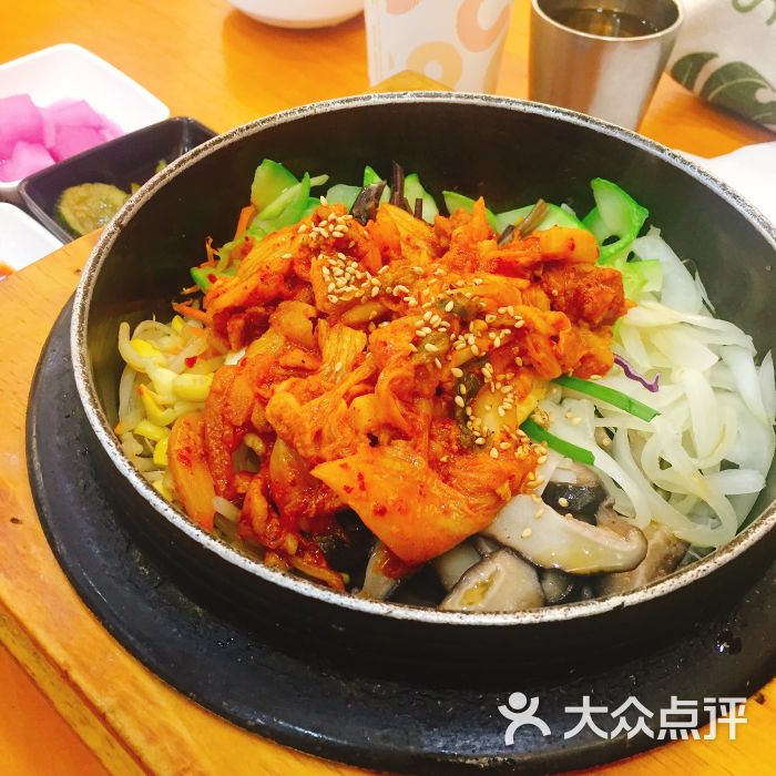 五花肉辣白菜拌饭