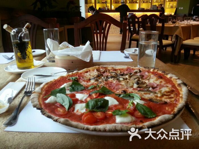 意大利Girasole-水牛芝士+蘑菇pizza图片