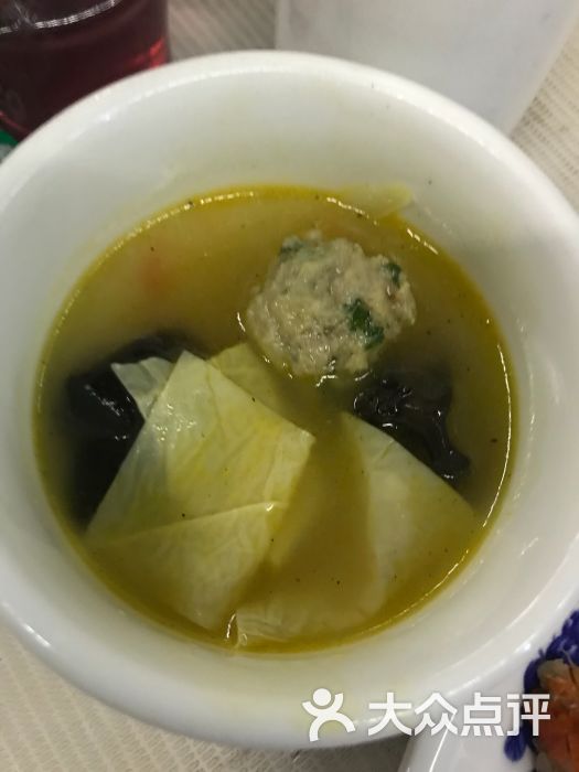 香菜丸子炖豆筋