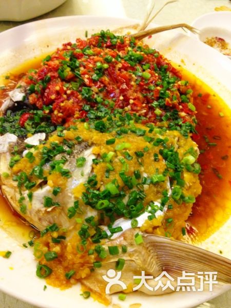 品宣园:环境一般,椅子什么的旧了有污渍.昆明美