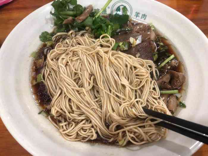 桐乡咬强羊肉面(杭州店)-"经常去的一家羊肉面馆,每次买个套餐,羊肉.