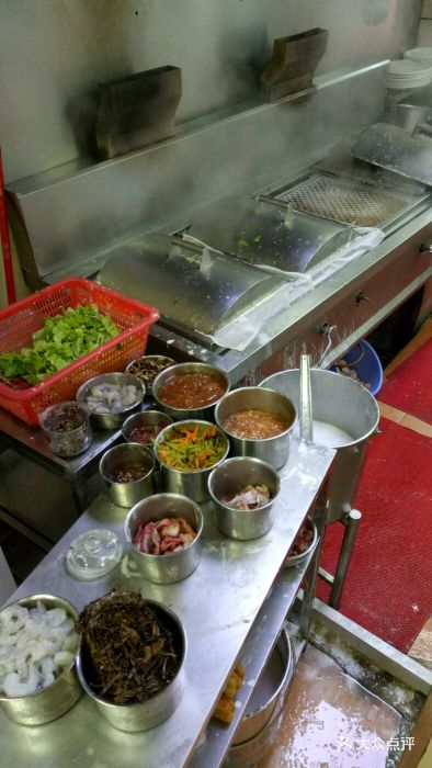 银记肠粉店(百灵路店)店内肠粉厨房图片