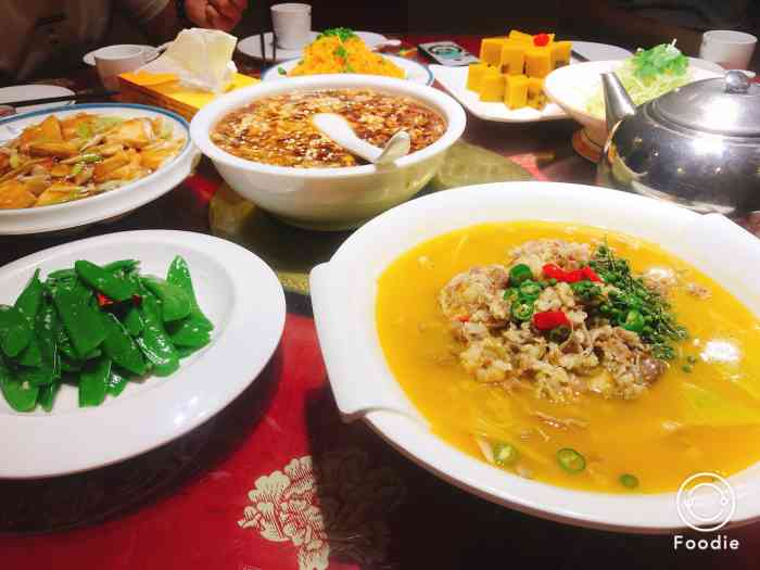 河东家宴(锦绣店"很实惠,牛肚,羊拐,炒晋糕都不错哦.