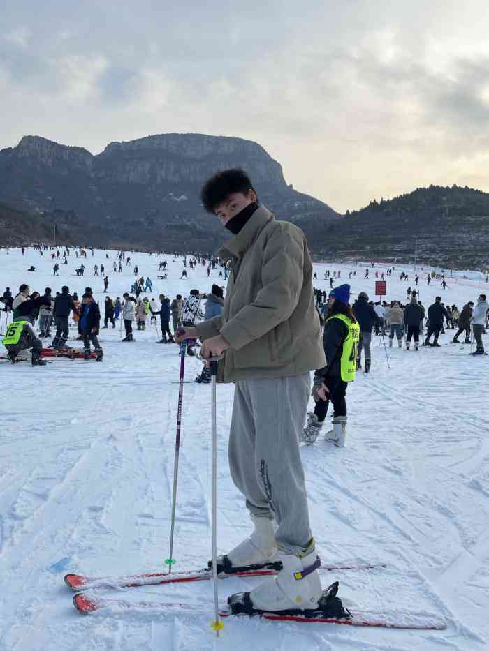 济南卧虎山滑雪场-"这个滑雪场位于济南南部山区,距离