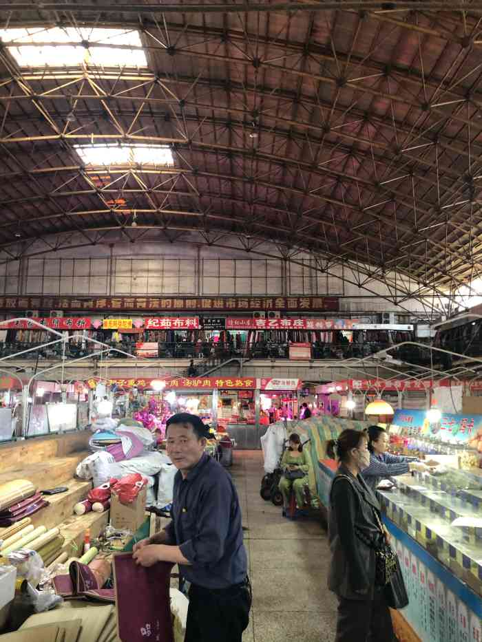 东升正广超市"营口东升市场又叫封闭市场,位于营口市站前.