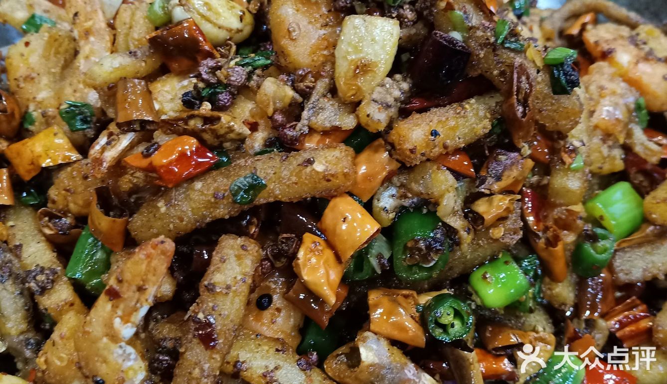 来吃过一次他们家的陕南菜豆腐,三鲜烩菜,我就着实开始羡慕周边居民了