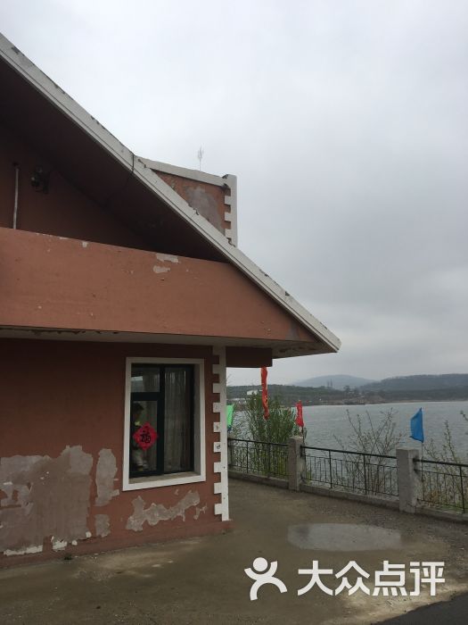 老大鱼馆:粑粑五一过生日,赶上天气不好阴.大连