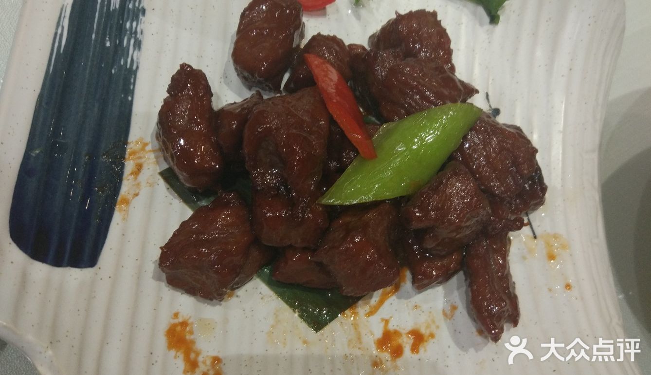 一家让你吃出幸福感的鲁菜,超赞的煲仔饭,日式牛子粒