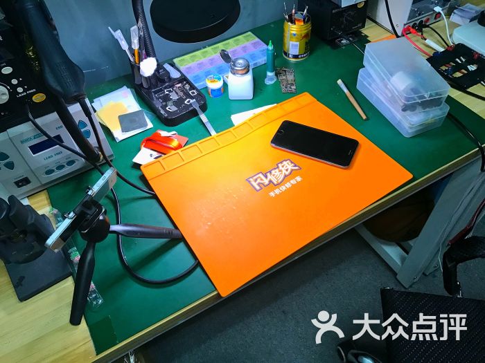 闪修侠:您好,我想知道你们换的电池是什.深圳生