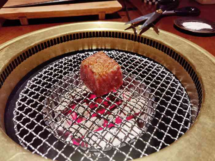 三川烧肉mikawa(南昌路本店"环境服务对得起价格,要烤的东西服务员