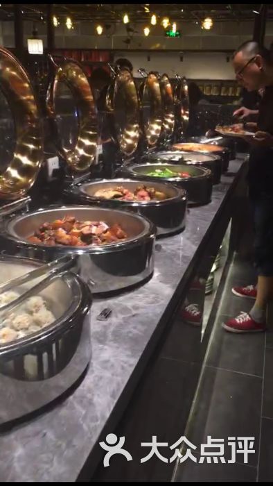 遇上西雅图多融合海鲜自助餐厅(中房金谊广场店)的点评