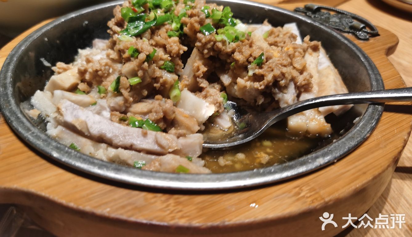 它在我心目中,是仓山区最被低估的一家更多地方菜,豆蔻鸭,香芋肉末超