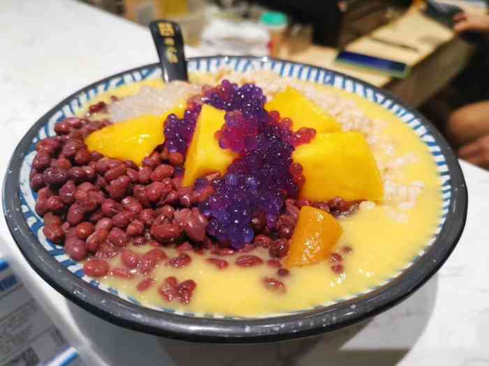 小旭糖水掂(东升总店"特意从广州过来试这个十三宝,真系好多料.