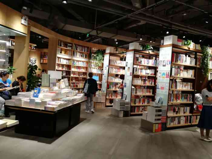 覔书店(马成时代广场店)-"偶然路过石厦,无意中看到这