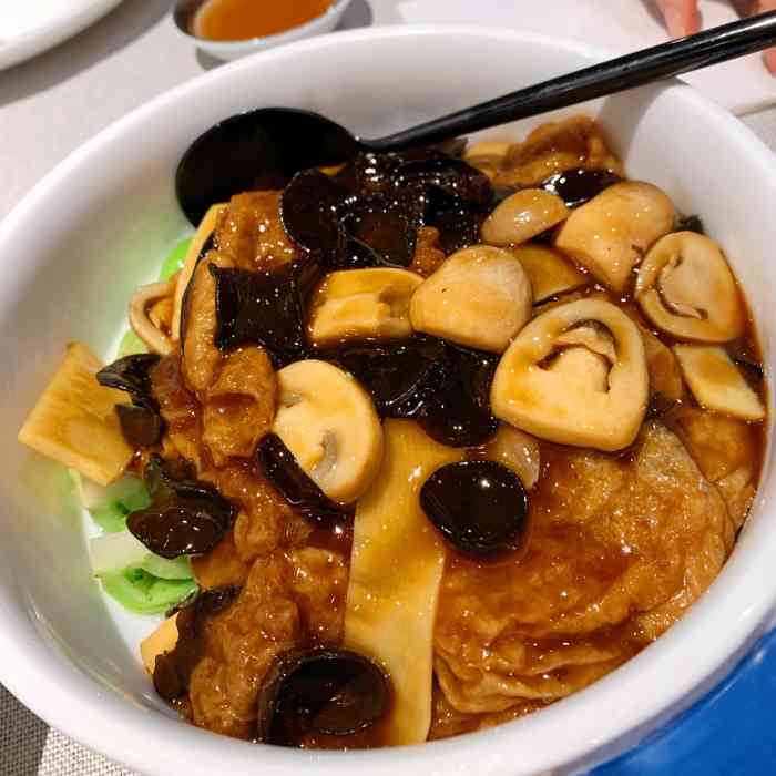 帅帅精致家常味-"精致家常菜的定位很精准.环境也不错