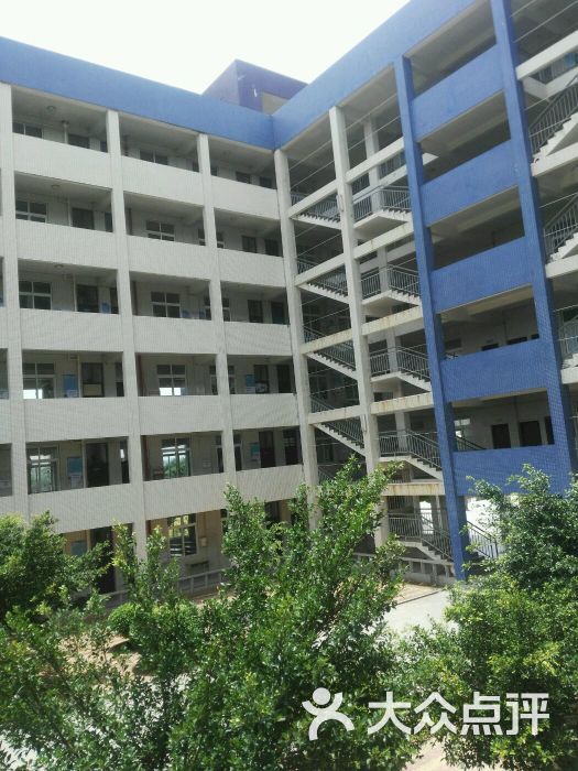 平潭翰英中学教室图片 - 第5张