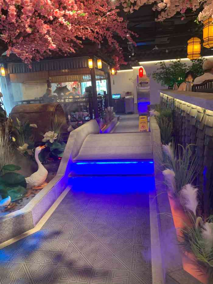 锅碗瓢盆(大渡口店)-"锅碗瓢盆算是万象汇的热门吧