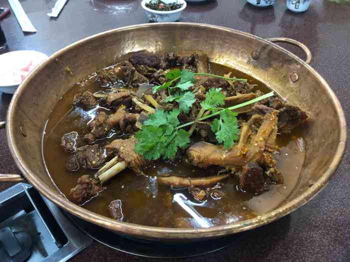 城林园红河干锅旱鸭[薄荷]环境 环境还行吧,因为是小型.