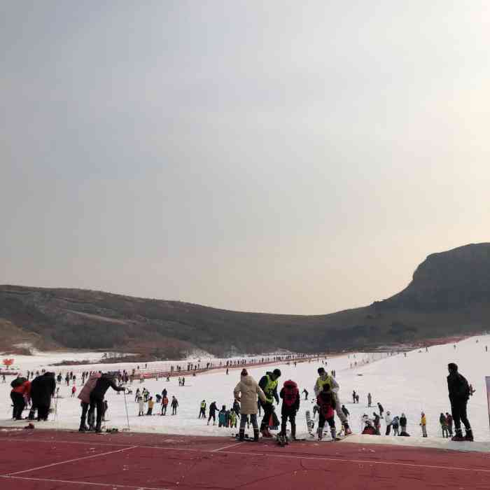 玉龙湾滑雪场-"时隔好久才想起来写评价,还是春节假期