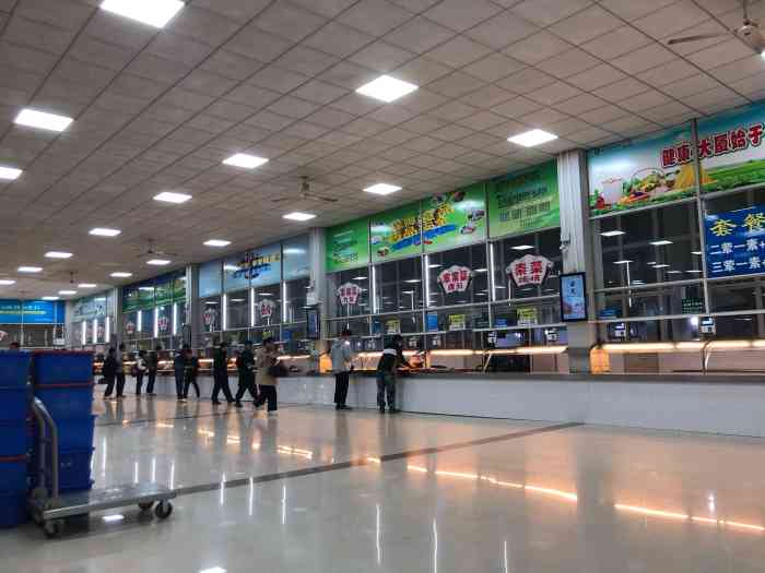 武汉理工大学南湖新校区南2食堂-"是马上就要离开的食堂,因为大四开张