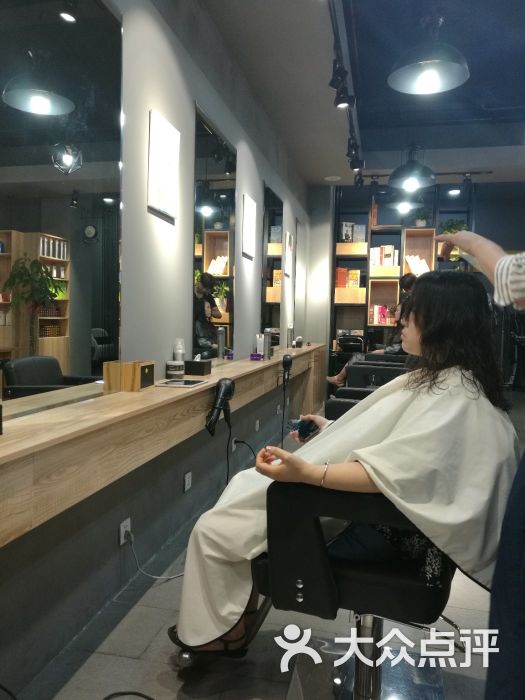 卡尔美发沙龙:一直信任大众点评,这次也不例外