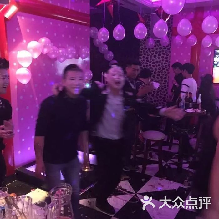 嗨秀派对ktv