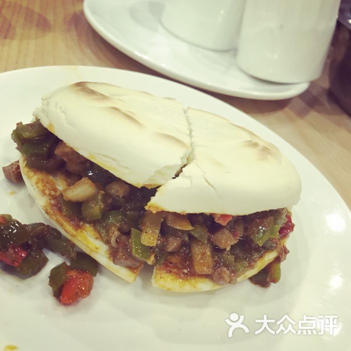 孜然羊肉夹馍