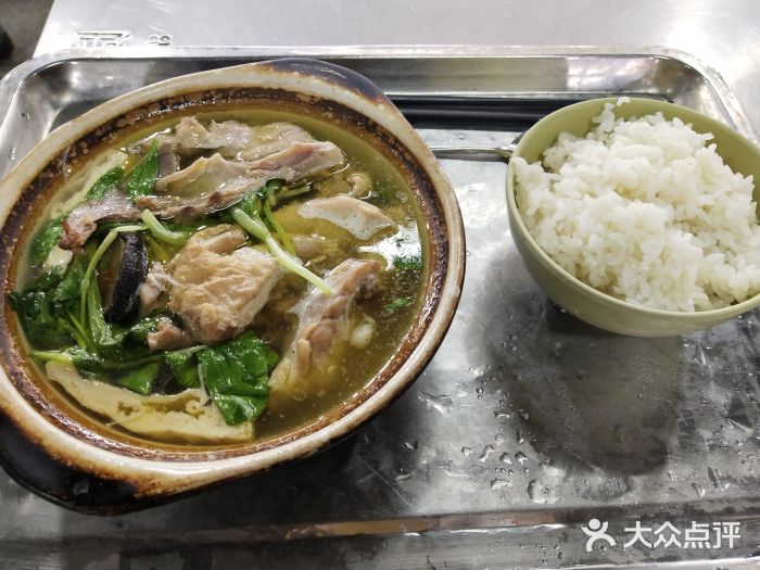 南京财经大学食堂老母鸡汤饭图片