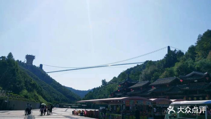熙和湾客乡文化旅游产业园玻璃桥图片