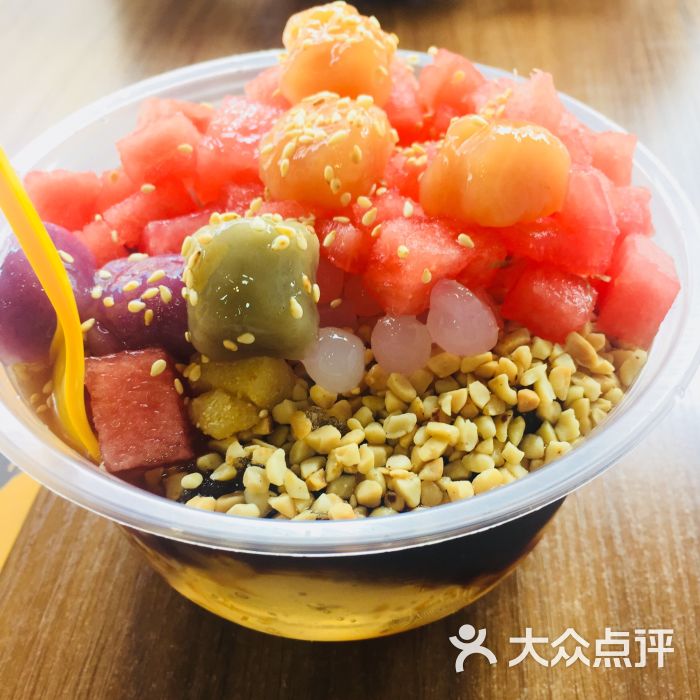 少盐洋芋bar(音乐广场店)全家福爆多料冰粉图片 - 第1张