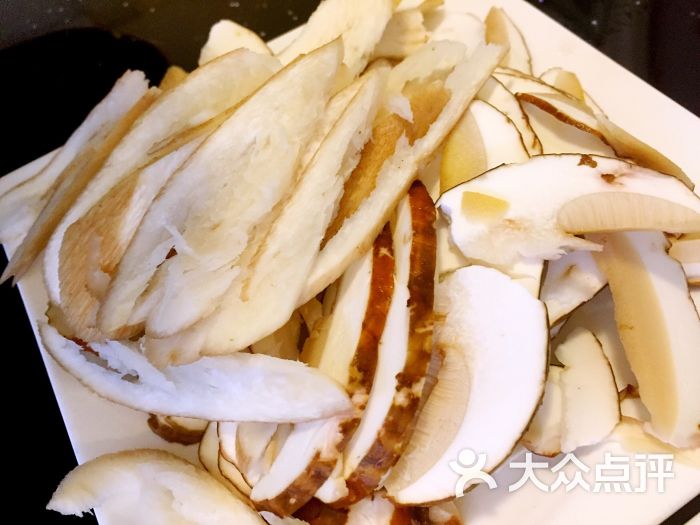 雪山云朵野生菌火锅美味牛肝菌图片 第1448张