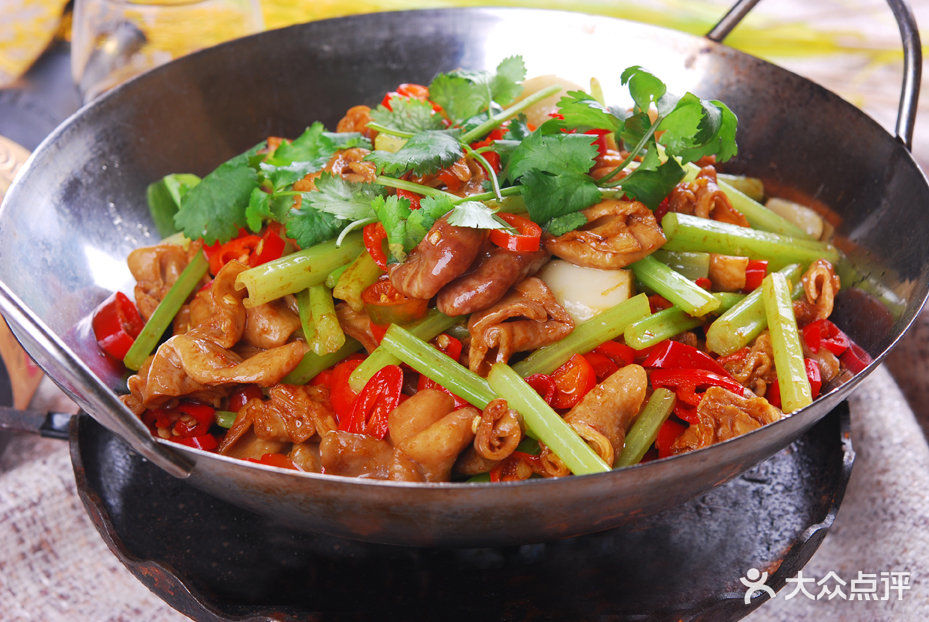 干锅肥肠 38元(肥肠,洋葱,青椒)