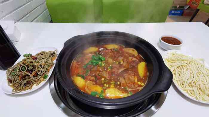 香犇犇牛排牛尾锅(昌平店)-"中午睡醒去的 [薄荷]环境:环境不错,.