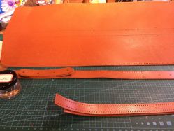 怎么学手工皮具 if_wTu6lAMmAyGXqdKDFQyVLMondGNex3CCNJaFbjCumIBGsFPwHnH7n9H0hfTx-.jpg