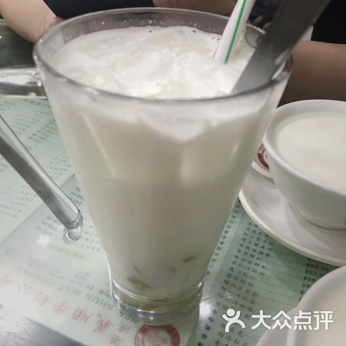 义顺牛奶公司(油麻地店)椰汁莲子冰图片 - 第2张