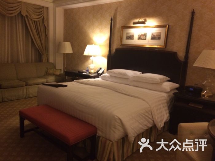 北京丽思卡尔顿酒店豪华大床房图片 - 第1张