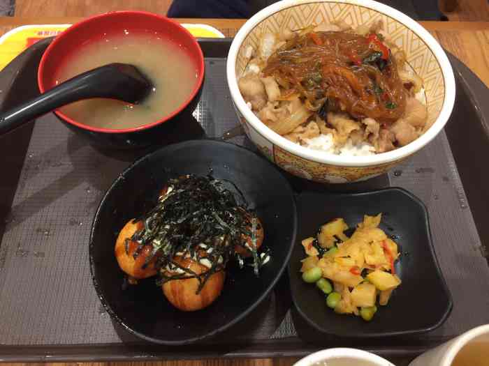 食其家·牛丼咖喱(新福港店)-"总搞不懂中碗和大碗之间的超值碗存在的