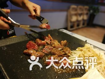八色烤肉人均_烤肉拌饭图片