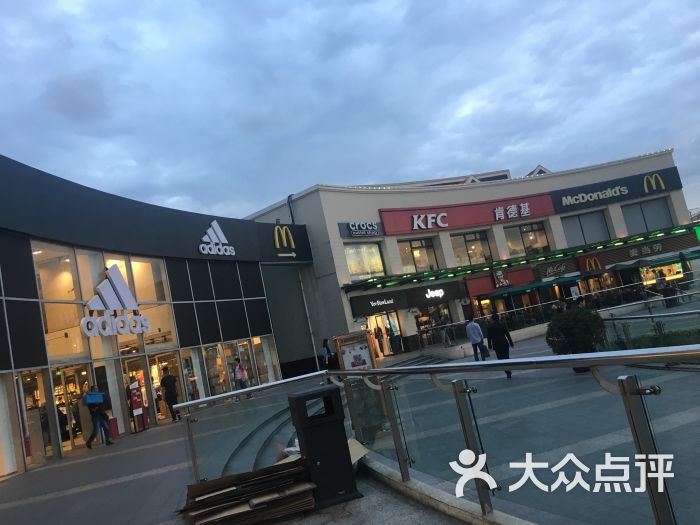 百联青浦奥特莱斯广场(青浦店)图片 - 第5张