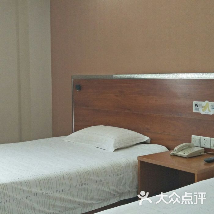 速八酒店