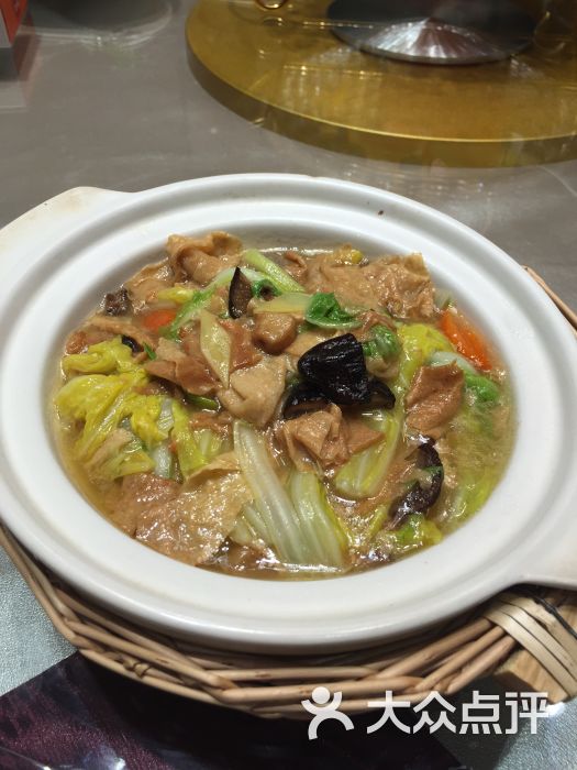 卤肉白菜腐竹煲