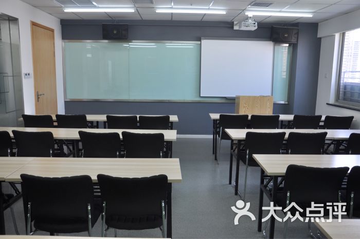 新东方学校:新东方太原路校区位于联盟路太原