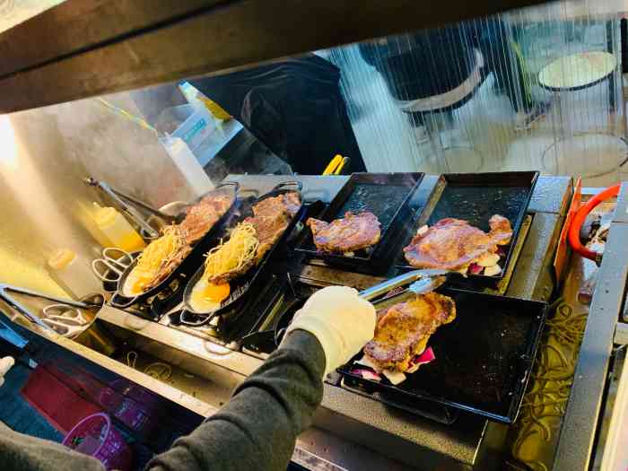 谭进文街头牛排(总店)-"感谢[双手合十]狗子带我来吃