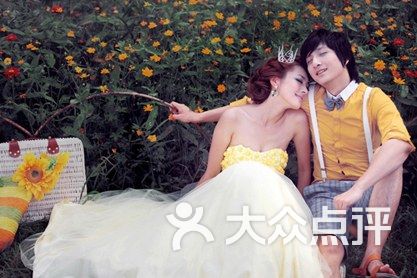 宣威兰蔻婚纱_婚纱情侣头像(2)