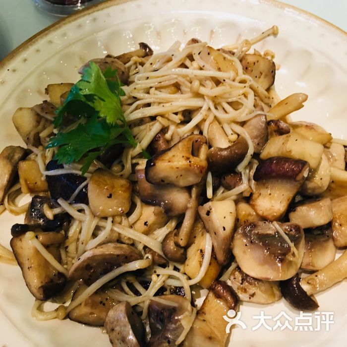 古洋食坊oldmelodie蒜泥黄油炒菌菇图片-北京茶餐厅-大众点评网