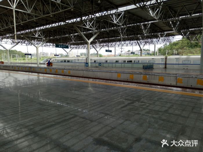 到宜昌出差,从武汉坐高铁,2个多小时就到.