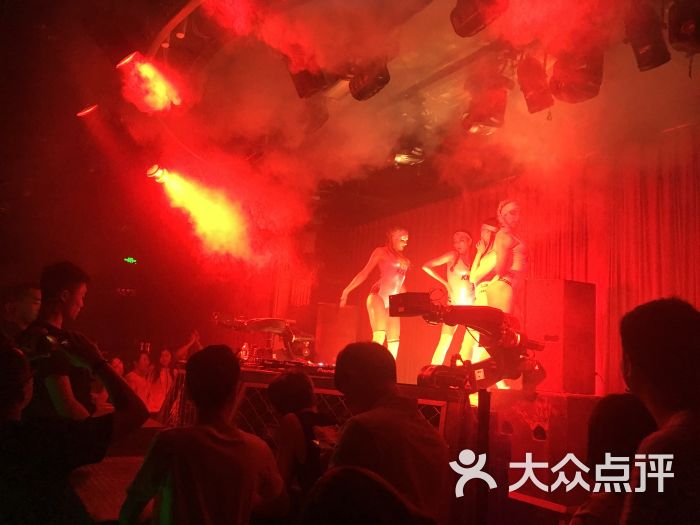 oscar nightclub奥斯卡剧院式酒吧(沈阳店)-红色!