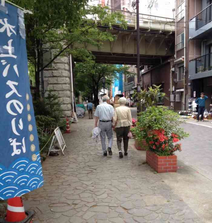 隅田川公园"想不到在浅草寺近旁的偶田川河畔公园就是赏.